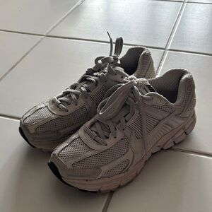Nike (Vomero 5) Gray Athletic Sneakers